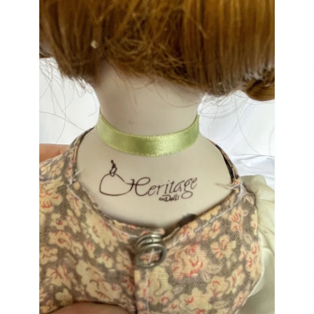 Heritage Dolls porcelain‎ MUSICAL w/ Strawberry Blonde hair 17